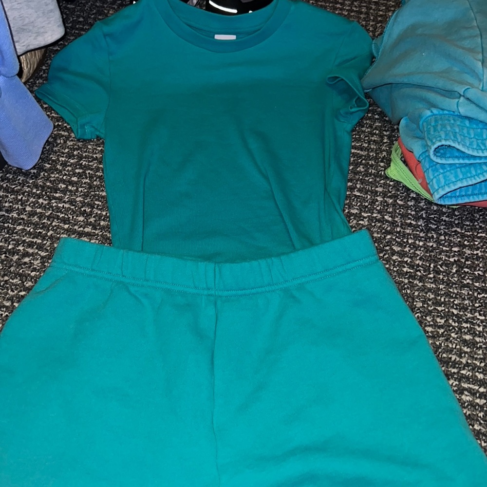 matching aritzia set